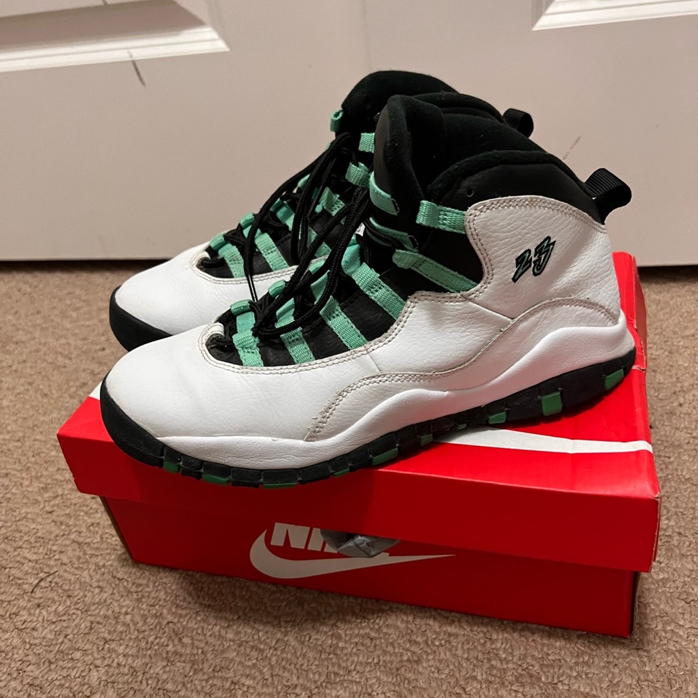Air Jordan size 7 youth excellent used  condition - Picture 8 of 9